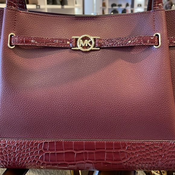 MICHAEL KORS
Reed Lg Leather Belted Satchel Shoulder Handbag 
Oxblood Crocodile - Picture 2 of 16